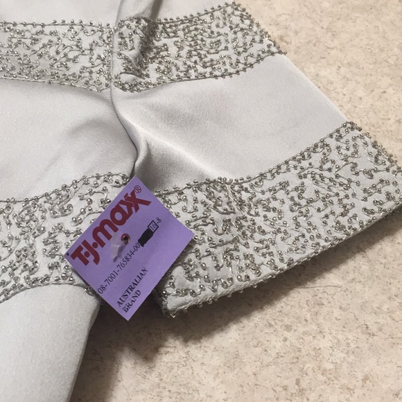 BNWT AUSTRALIAN DESIGNER KEEPSAKE SILVER BEADED SATIN CAP SLEEVE CROP TOP - Picture 5 of 6